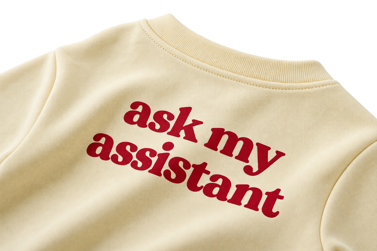 T-shirt "ask my assistant" mini boss., print detail